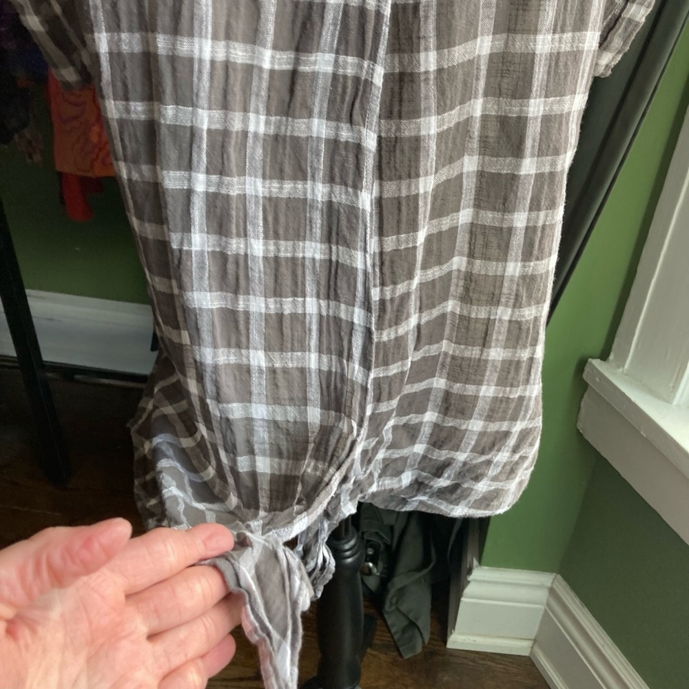 Women's Lucky Brand Plaid Button-Down Shirt Size M Gray & White - Picture 8 of 15